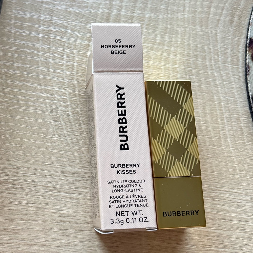 BURBERRY Satin Kisses Lip Colour - Picture 5 of 6